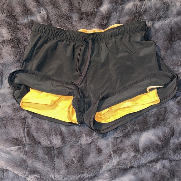 Nike Dri-Fit Athletic Shorts with Spandex - Picture 5 of 5